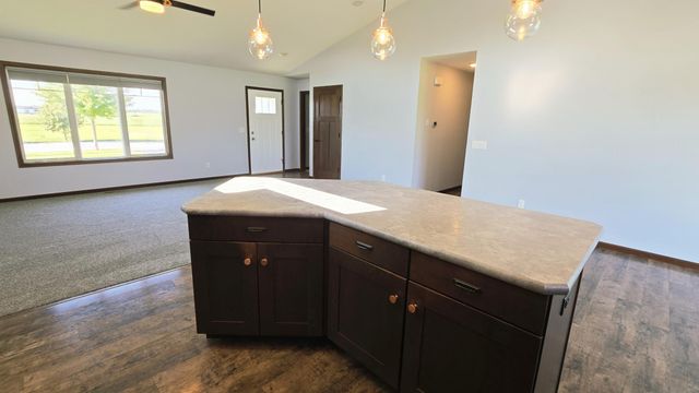 416 Torrey Pines Drive, Mankato, MN 56001