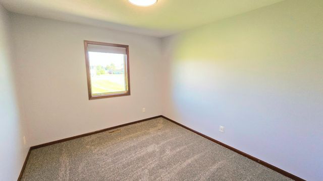 416 Torrey Pines Drive, Mankato, MN 56001