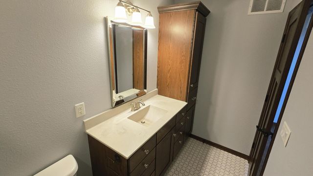 416 Torrey Pines Drive, Mankato, MN 56001