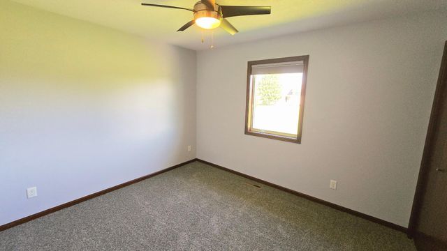 416 Torrey Pines Drive, Mankato, MN 56001