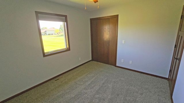 416 Torrey Pines Drive, Mankato, MN 56001
