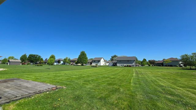 416 Torrey Pines Drive, Mankato, MN 56001