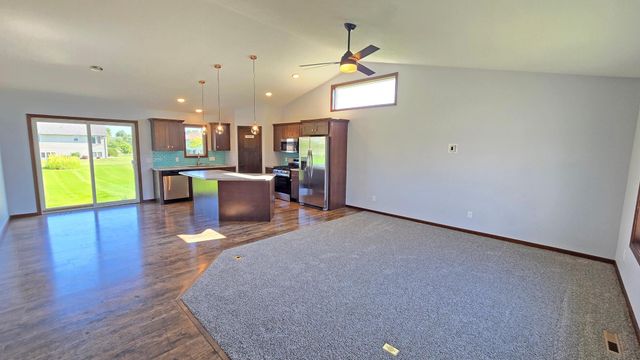 416 Torrey Pines Drive, Mankato, MN 56001
