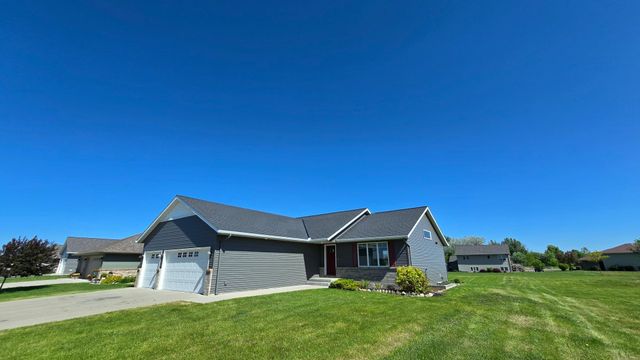 416 Torrey Pines Drive, Mankato, MN 56001
