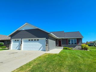 416 Torrey Pines Drive, Mankato, MN 56001