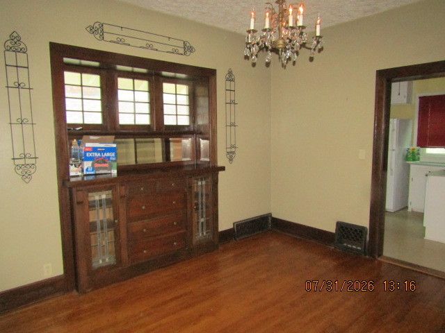 821 Grand Court, Davenport, IA 52803