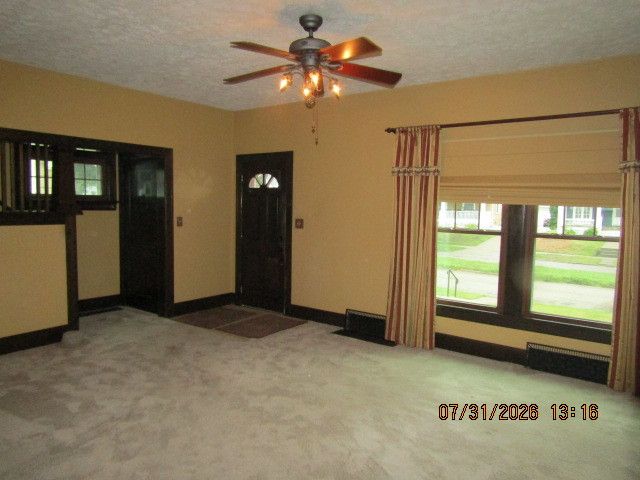 821 Grand Court, Davenport, IA 52803