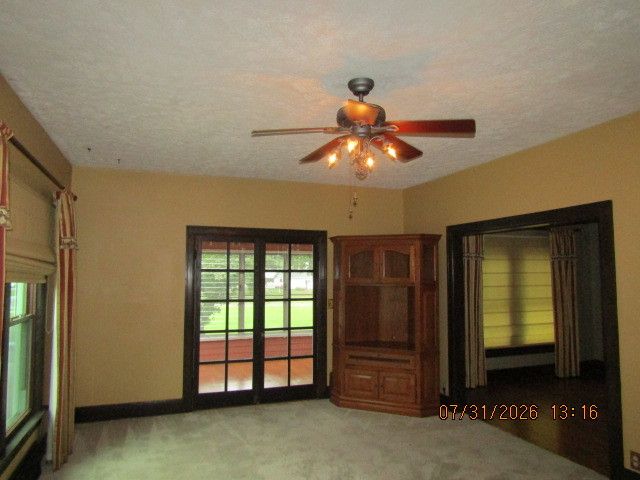 821 Grand Court, Davenport, IA 52803