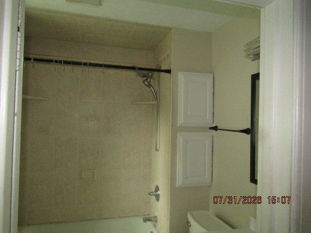 821 Grand Court, Davenport, IA 52803