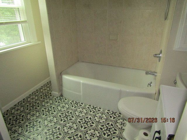 821 Grand Court, Davenport, IA 52803