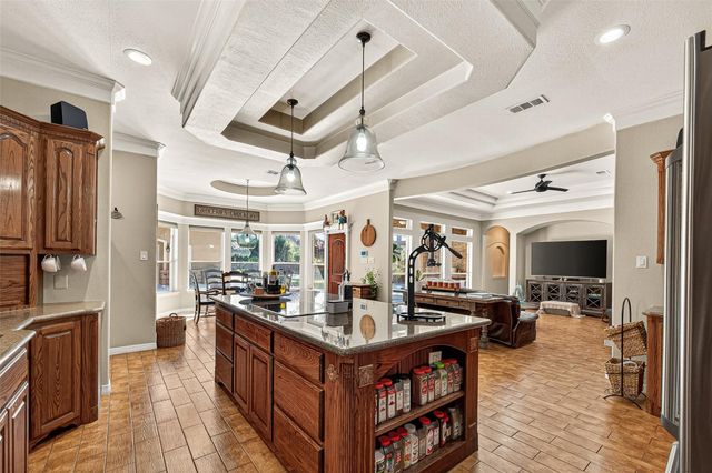 1005 Lewis, Kemah, TX 77565