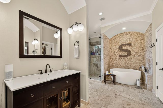 1005 Lewis, Kemah, TX 77565