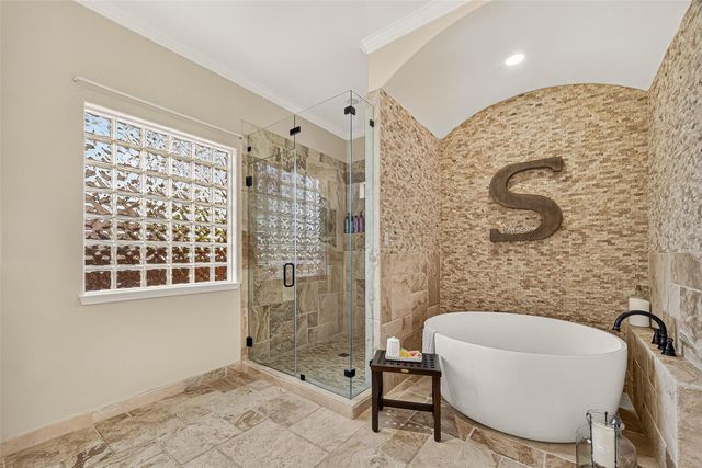 1005 Lewis, Kemah, TX 77565