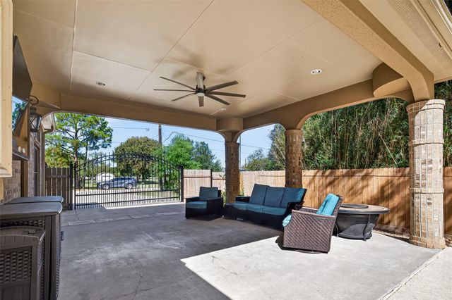 1005 Lewis, Kemah, TX 77565