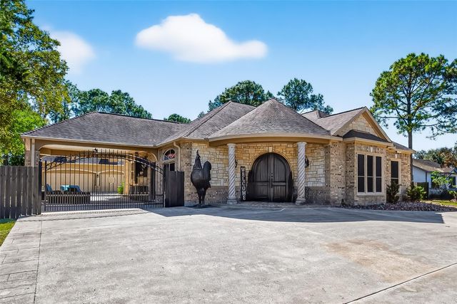 1005 Lewis, Kemah, TX 77565