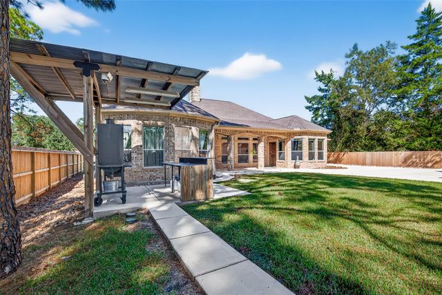 1005 Lewis, Kemah, TX 77565