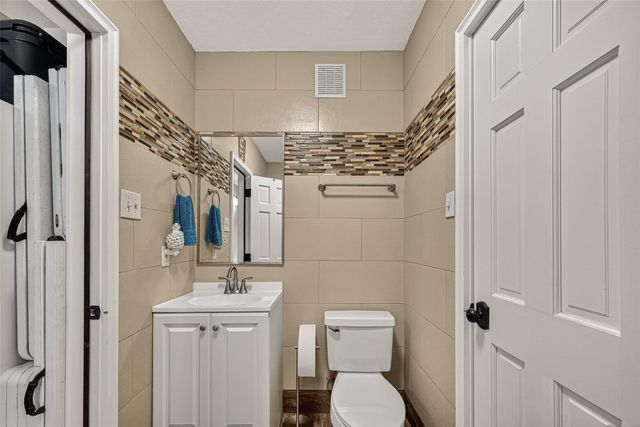 1005 Lewis, Kemah, TX 77565