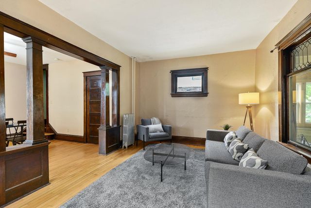 1033 15th Avenue SE, Minneapolis, MN 55414