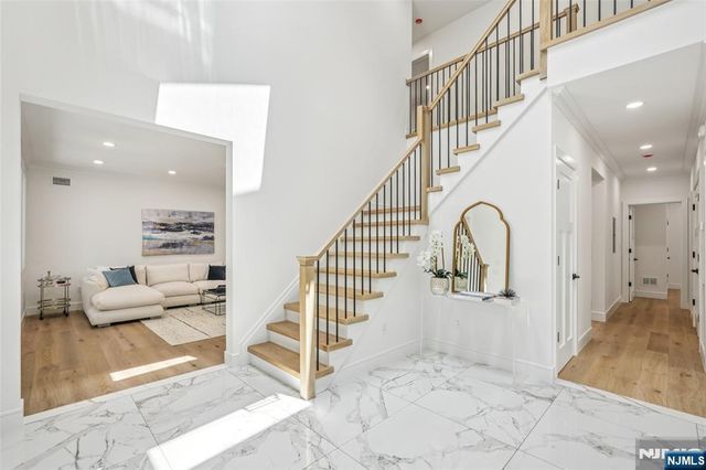 492 Oaktree Road, Oradell, NJ 07649