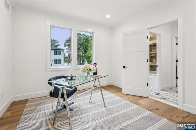 492 Oaktree Road, Oradell, NJ 07649