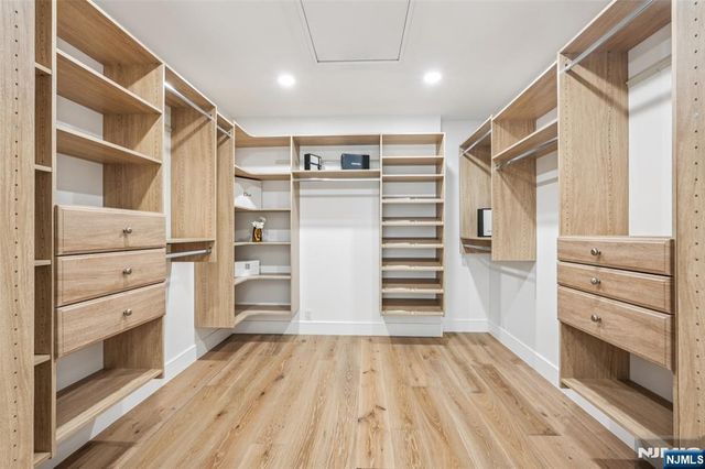 492 Oaktree Road, Oradell, NJ 07649