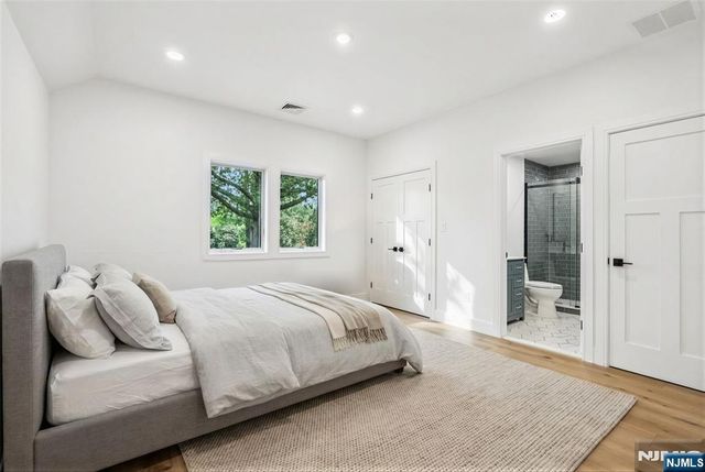 492 Oaktree Road, Oradell, NJ 07649