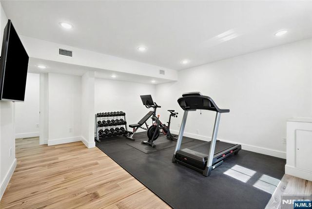 492 Oaktree Road, Oradell, NJ 07649