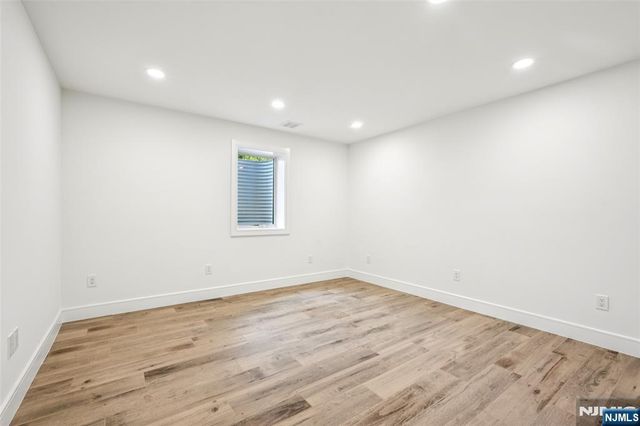 492 Oaktree Road, Oradell, NJ 07649