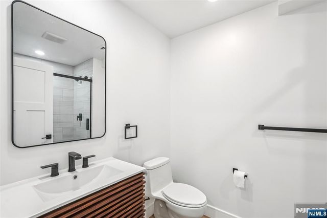 492 Oaktree Road, Oradell, NJ 07649