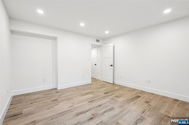 492 Oaktree Road, Oradell, NJ 07649