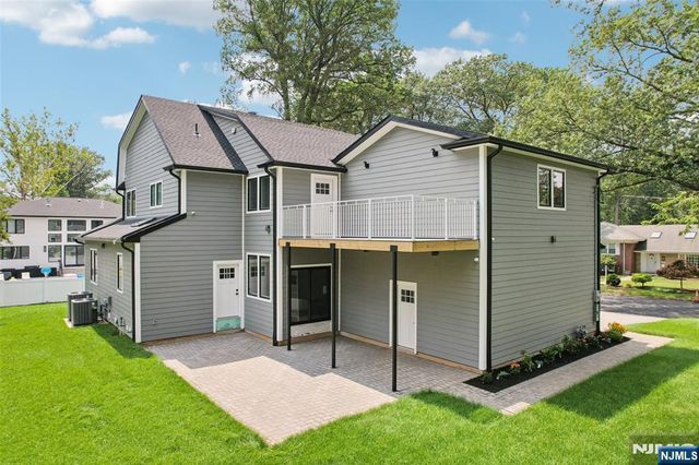 492 Oaktree Road, Oradell, NJ 07649