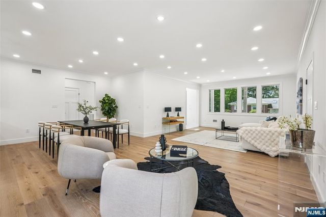 492 Oaktree Road, Oradell, NJ 07649