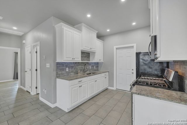 5170 Village Green, San Antonio, TX 78218