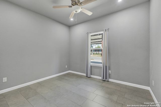 5170 Village Green, San Antonio, TX 78218