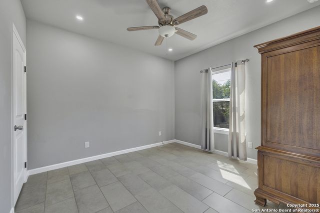 5170 Village Green, San Antonio, TX 78218