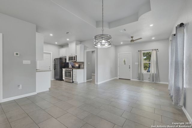 5170 Village Green, San Antonio, TX 78218