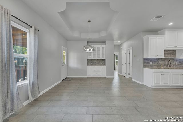 5170 Village Green, San Antonio, TX 78218