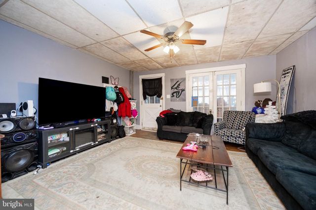 33 S 6TH AVE, Coatesville, PA 19320