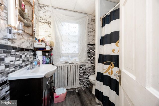 33 S 6TH AVE, Coatesville, PA 19320