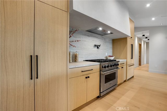 20553 Califa, Woodland Hills, CA 91367