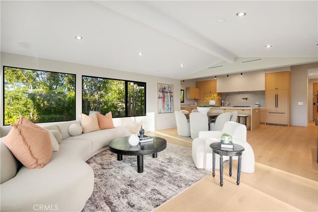 20553 Califa, Woodland Hills, CA 91367