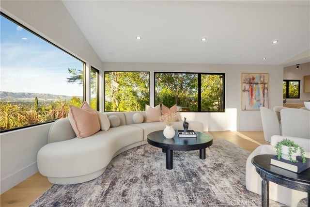 20553 Califa, Woodland Hills, CA 91367