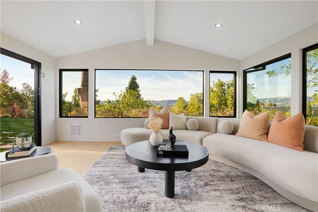 20553 Califa, Woodland Hills, CA 91367