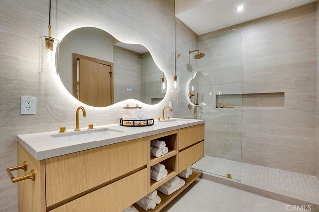 20553 Califa, Woodland Hills, CA 91367