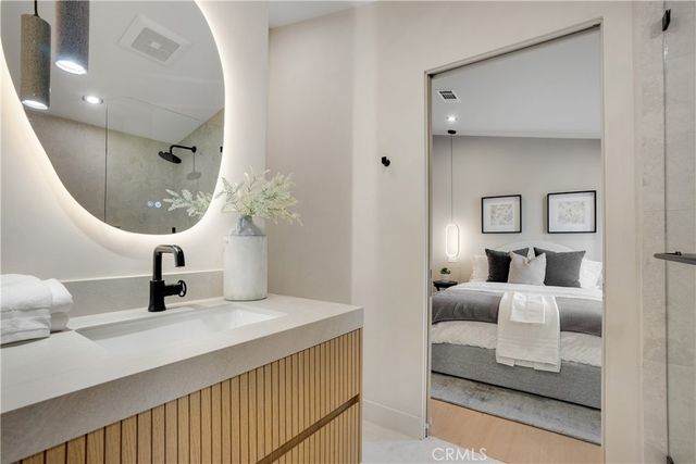 20553 Califa, Woodland Hills, CA 91367