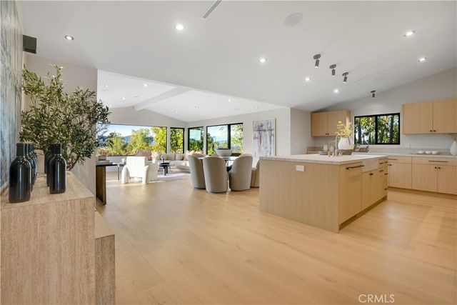 20553 Califa, Woodland Hills, CA 91367