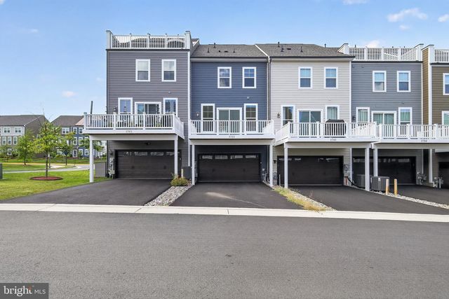 1743 AUTUMN MAPLE LEAF DR, Dumfries, VA 22026