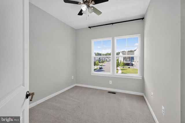 1743 AUTUMN MAPLE LEAF DR, Dumfries, VA 22026