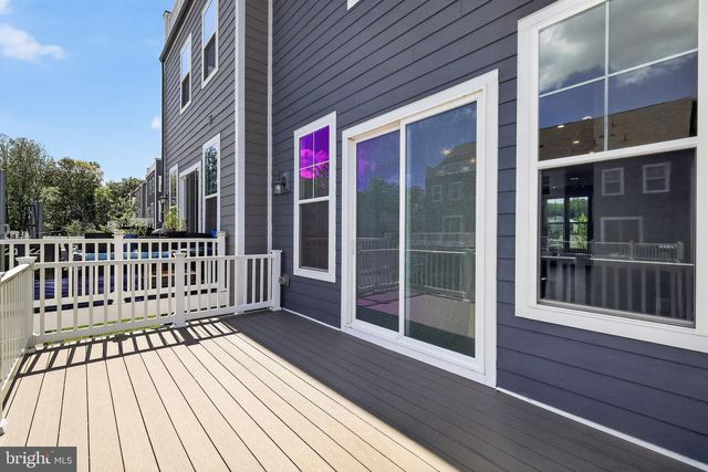 1743 AUTUMN MAPLE LEAF DR, Dumfries, VA 22026