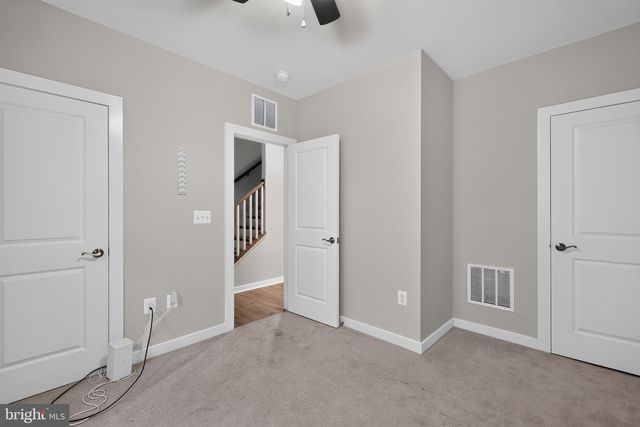 1743 AUTUMN MAPLE LEAF DR, Dumfries, VA 22026